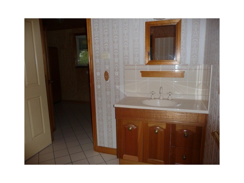 18 Challenger Court, Cooloola Cove QLD 4580