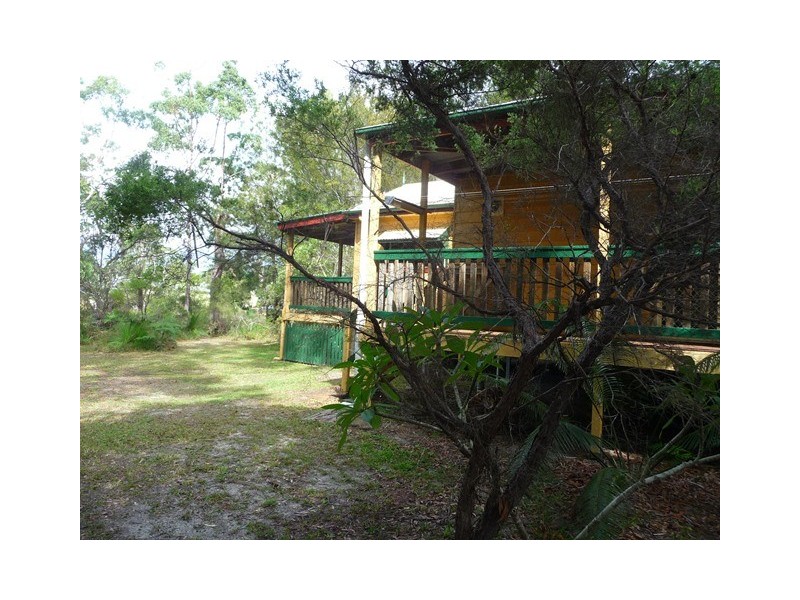 18 Challenger Court, Cooloola Cove QLD 4580