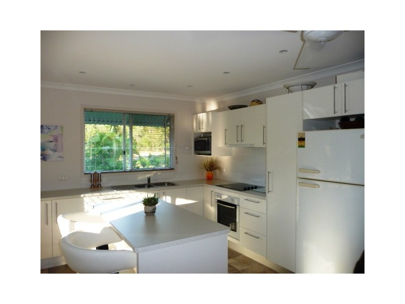 156 Queen Elizabeth Dr, Cooloola Cove QLD 4580