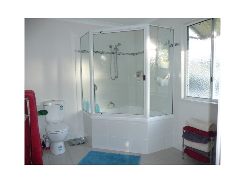 156 Queen Elizabeth Dr, Cooloola Cove QLD 4580