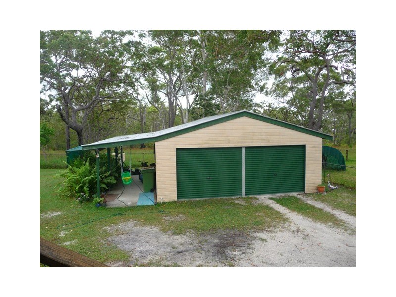 27 Ark Royal Dr, Cooloola Cove QLD 4580