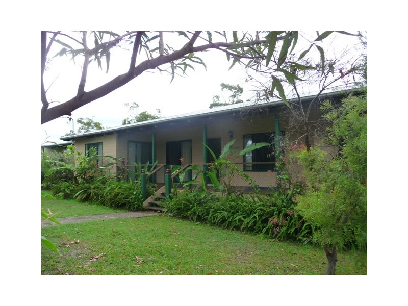 27 Ark Royal Dr, Cooloola Cove QLD 4580