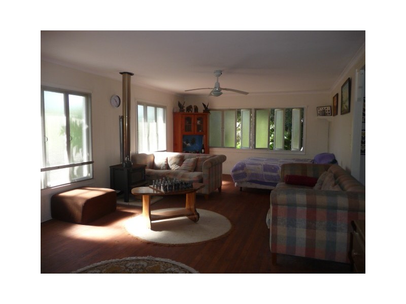 205 Gympie Rd, Tin Can Bay QLD 4580