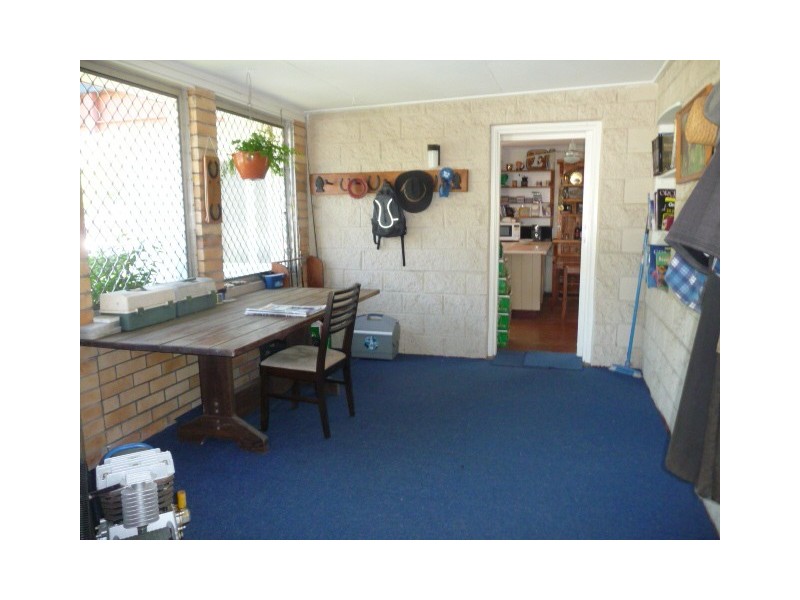 205 Gympie Rd, Tin Can Bay QLD 4580