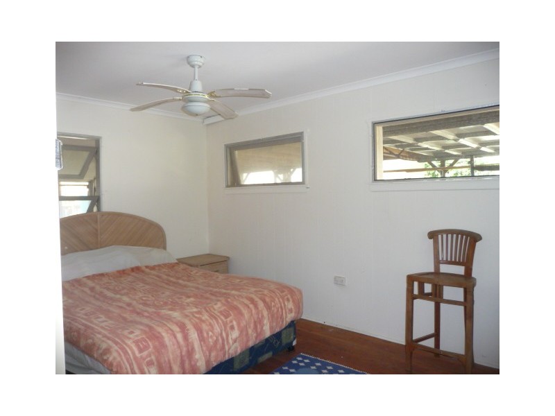 205 Gympie Rd, Tin Can Bay QLD 4580