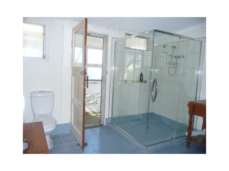 205 Gympie Rd, Tin Can Bay QLD 4580