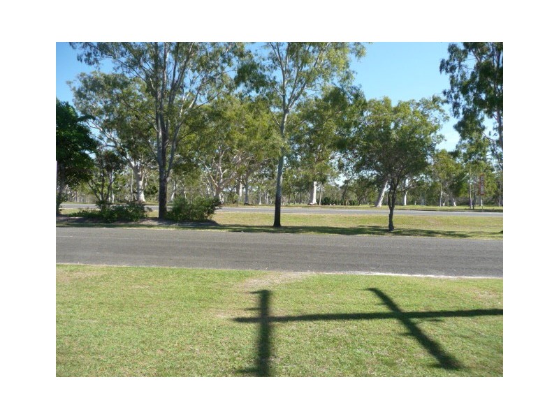205 Gympie Rd, Tin Can Bay QLD 4580