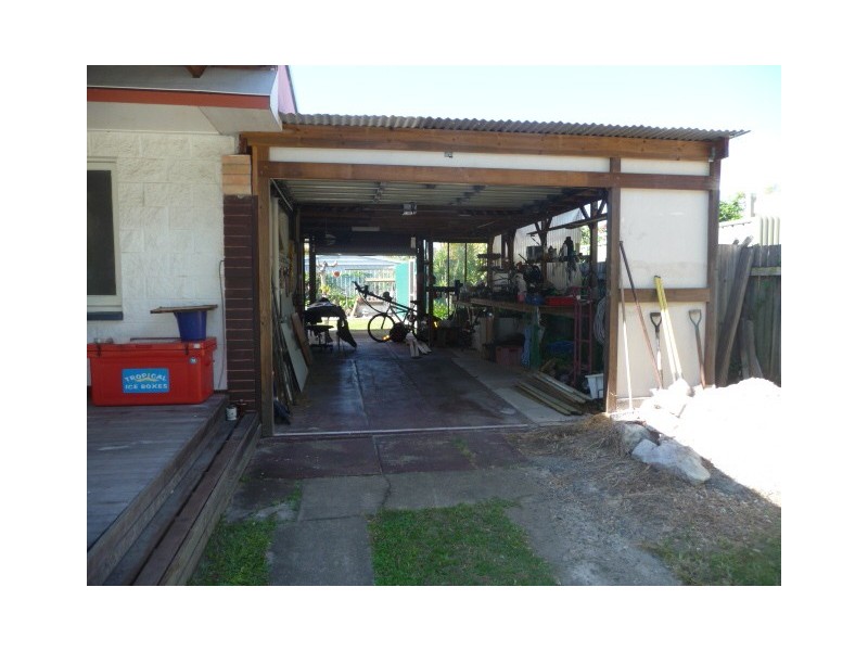 205 Gympie Rd, Tin Can Bay QLD 4580