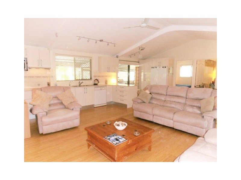 34 Tom Thumb Ct, Cooloola Cove QLD 4580