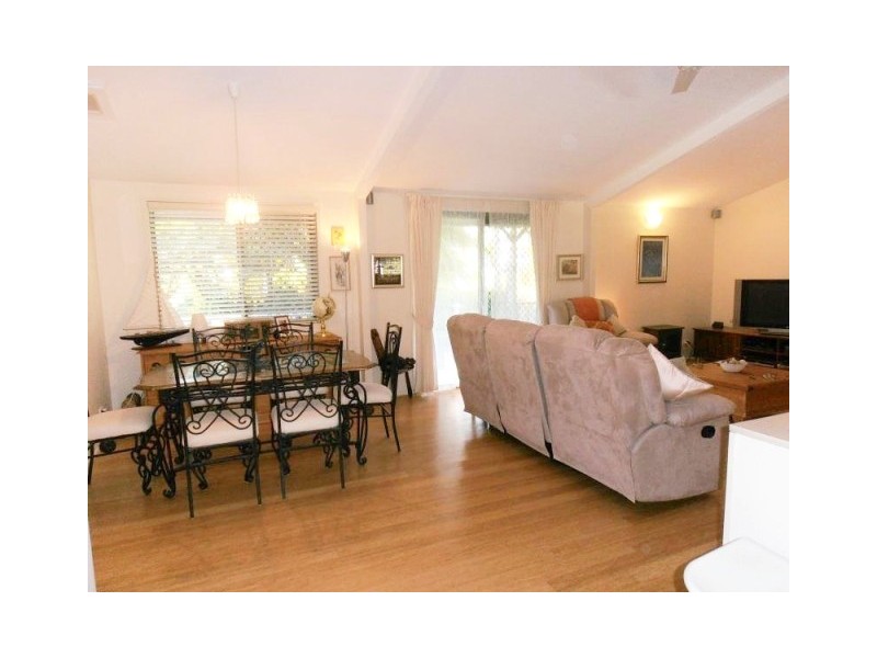 34 Tom Thumb Ct, Cooloola Cove QLD 4580