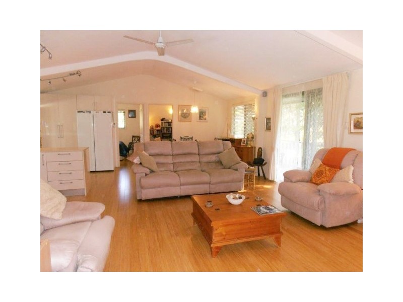 34 Tom Thumb Ct, Cooloola Cove QLD 4580