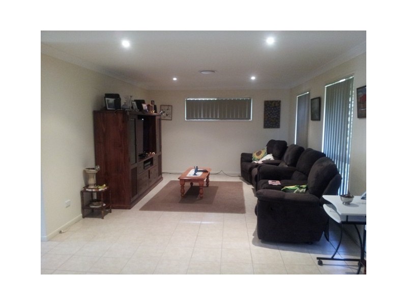 20 Ark Royal Dr, Cooloola Cove QLD 4580