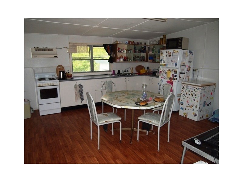 31 Gympie Road, Tin Can Bay QLD 4580