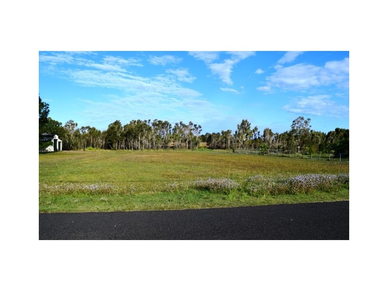 20 Discovery Dr, Cooloola Cove QLD 4580