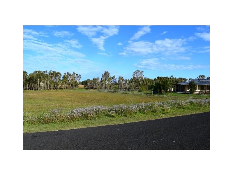 20 Discovery Dr, Cooloola Cove QLD 4580