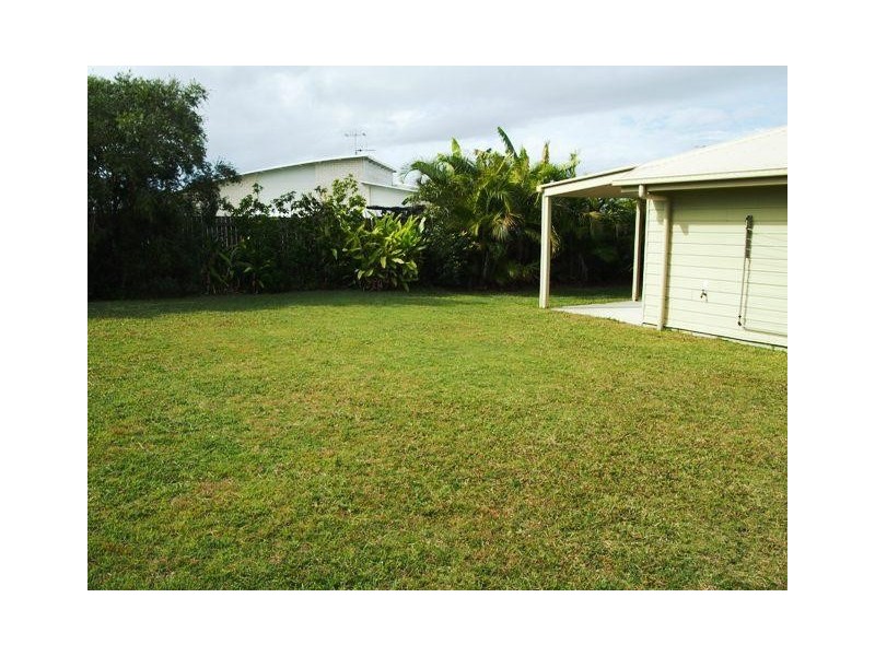 35 Banksia Avenue, Tin Can Bay QLD 4580