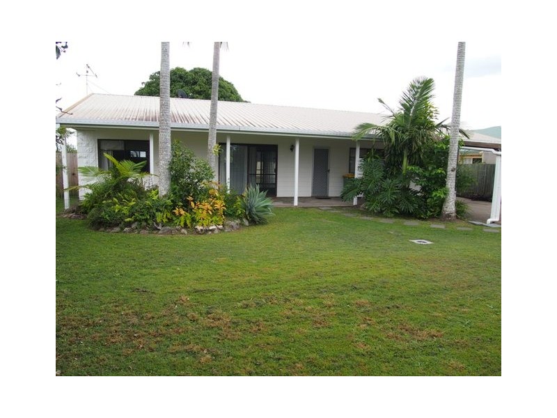 102 Gympie Road, Tin Can Bay QLD 4580