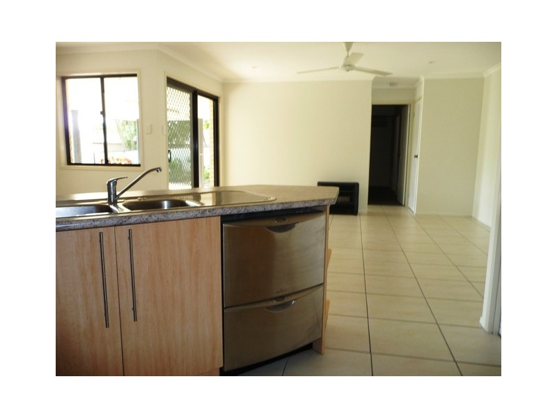 6 Aramac Ct, Tin Can Bay QLD 4580