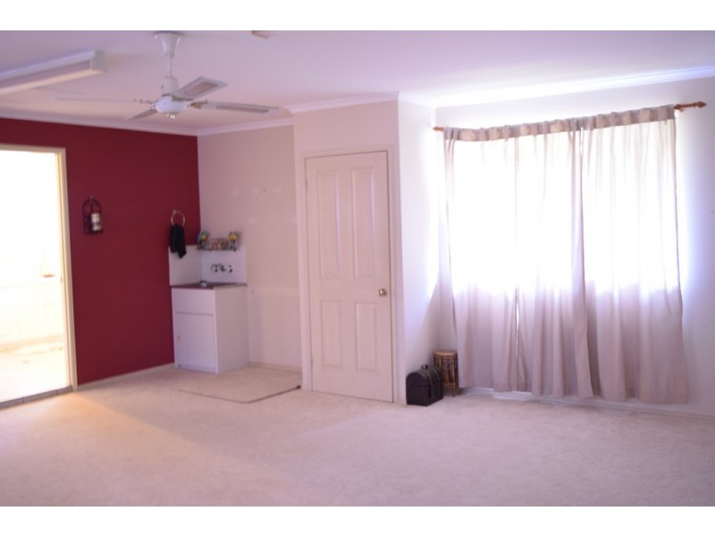 40 Mauretania Avenue, Cooloola Cove QLD 4580