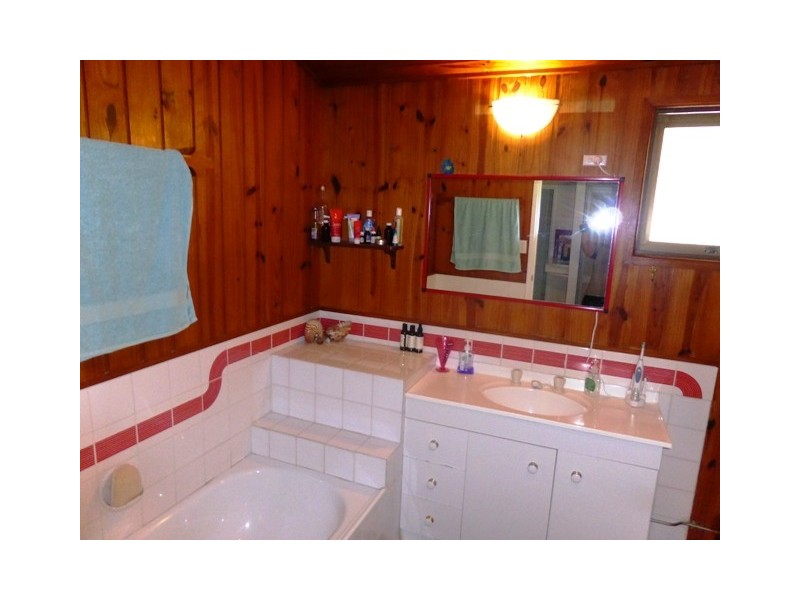 82 Emperor Street, Tin Can Bay QLD 4580