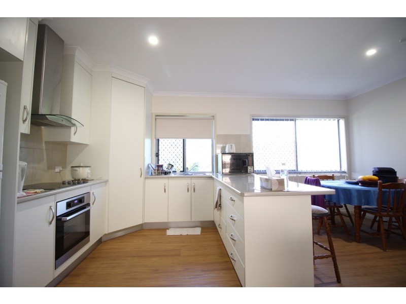 94 Endeavour Dr, Cooloola Cove QLD 4580