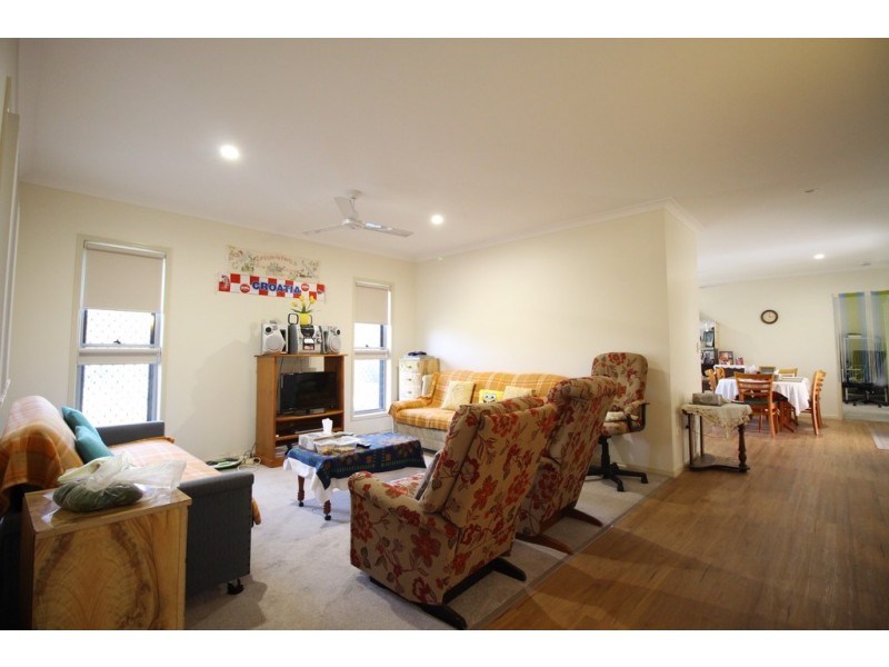 94 Endeavour Dr, Cooloola Cove QLD 4580