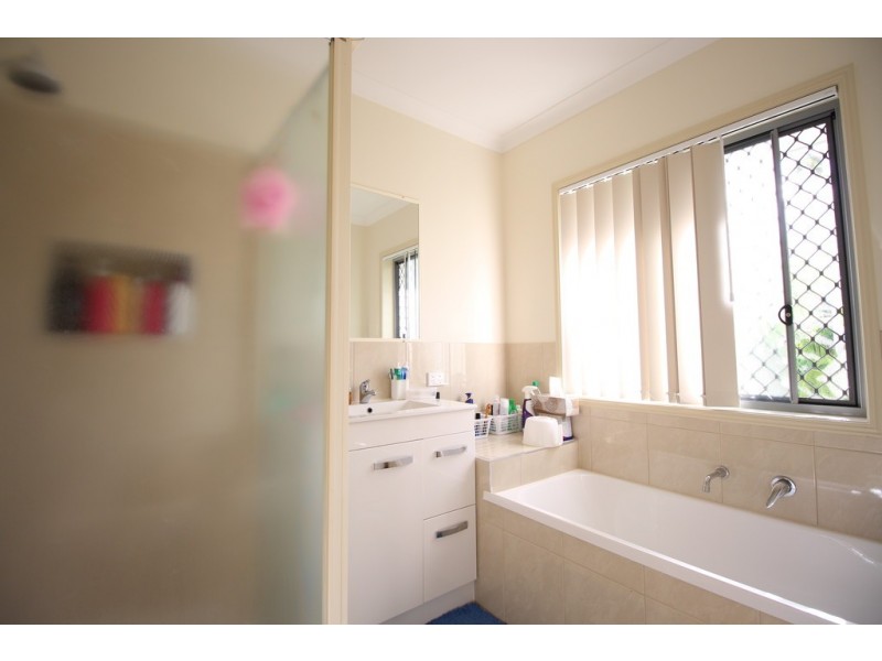 94 Endeavour Dr, Cooloola Cove QLD 4580