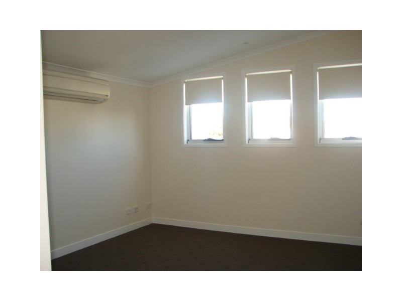 Unit 4/6 Gympie Rd, Tin Can Bay QLD 4580