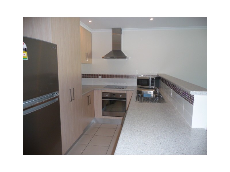 Unit 4/6 Gympie Rd, Tin Can Bay QLD 4580