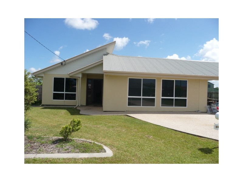 31 Canberra Ave, Cooloola Cove QLD 4580