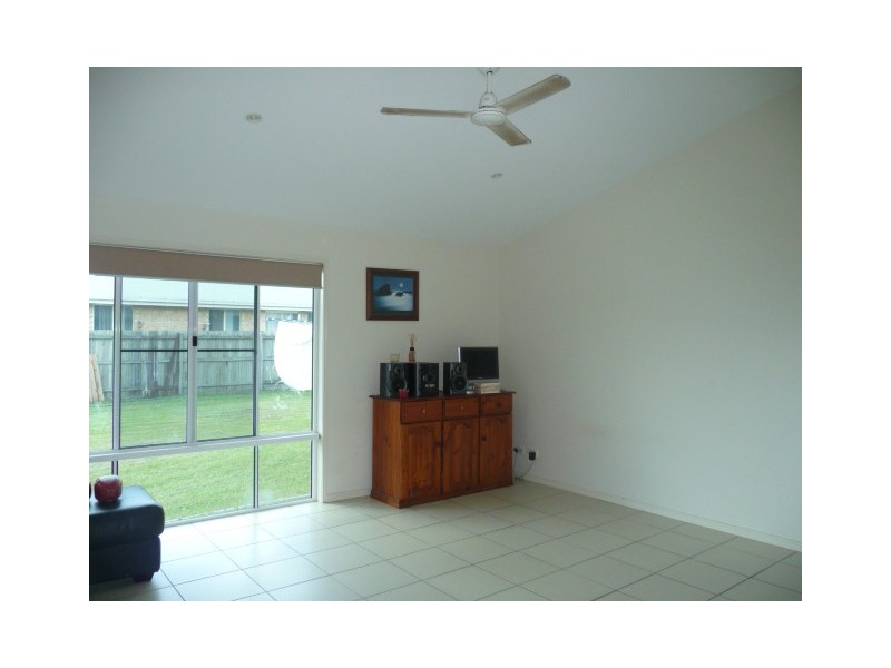 31 Canberra Ave, Cooloola Cove QLD 4580