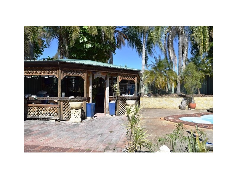 20 Mauretania Ave, Cooloola Cove QLD 4580