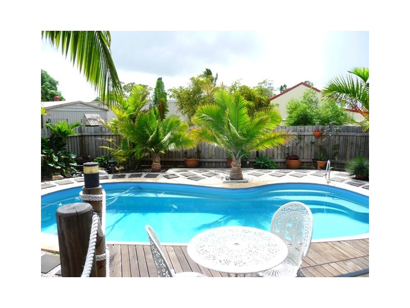 4 Nina Court, Cooloola Cove QLD 4580