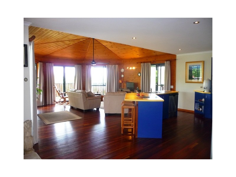 4 Nina Court, Cooloola Cove QLD 4580