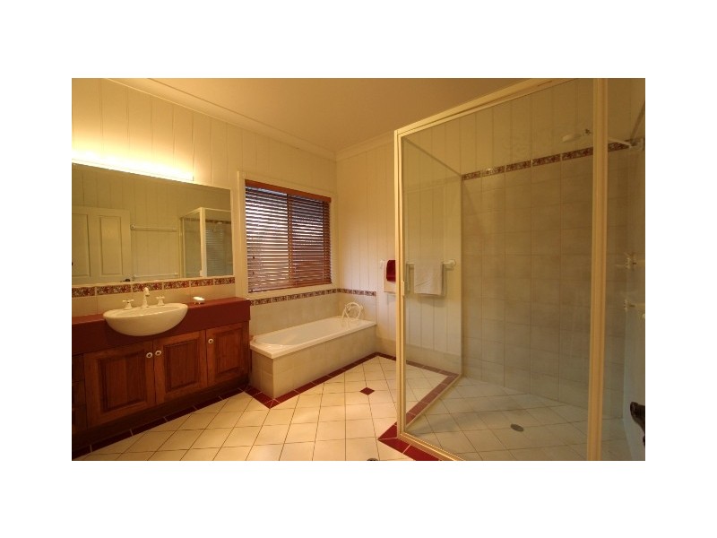 4 Kingfisher Court, Tin Can Bay QLD 4580