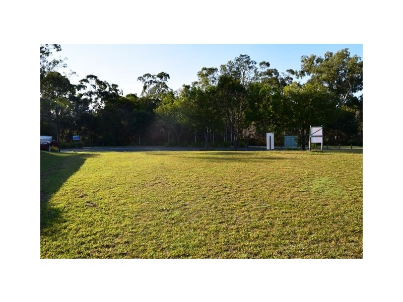 16 Creekside Esp, Cooloola Cove QLD 4580