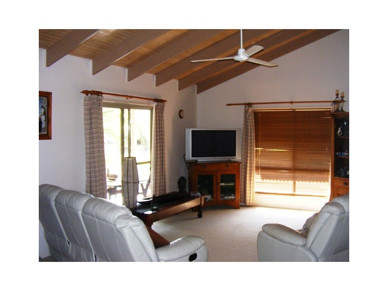 12 Sweetlip Circle, Tin Can Bay QLD 4580