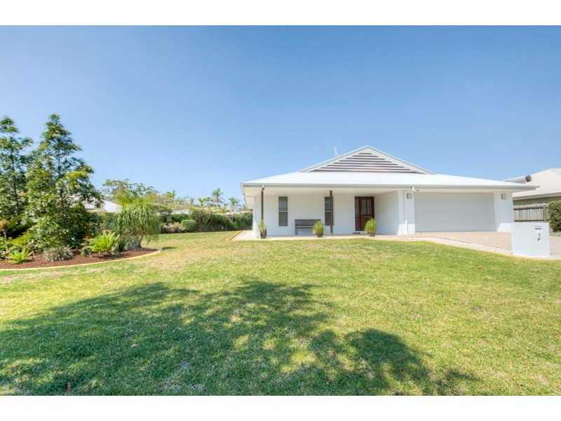 3 Lomandra Avenue, Cooloola Cove QLD 4580