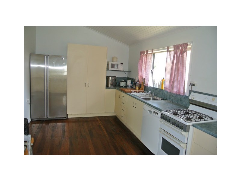 2 Bream St, Tin Can Bay QLD 4580