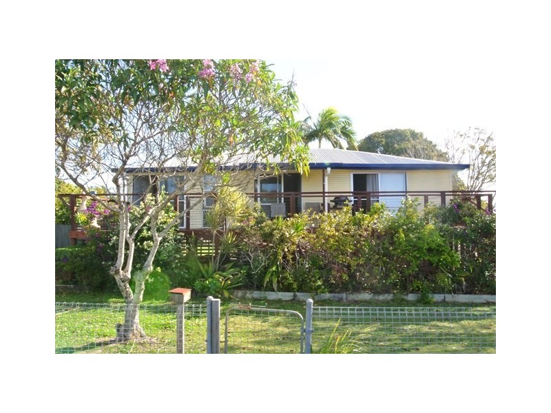 2 Bream St, Tin Can Bay QLD 4580