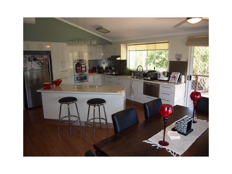 18 Queen Elizabeth Drive, Cooloola Cove QLD 4580