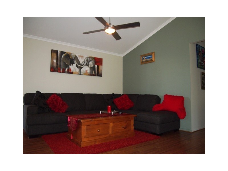 18 Queen Elizabeth Drive, Cooloola Cove QLD 4580