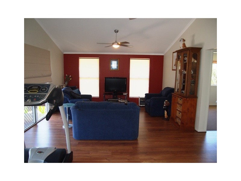 18 Queen Elizabeth Drive, Cooloola Cove QLD 4580