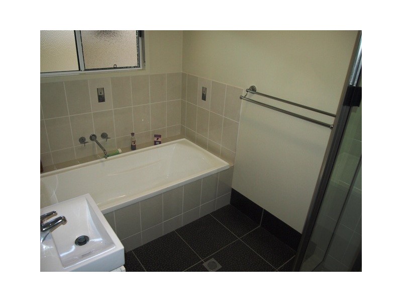 18 Queen Elizabeth Drive, Cooloola Cove QLD 4580