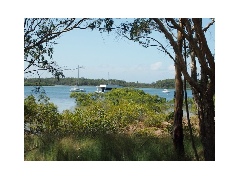 20 Oyster Parade, Tin Can Bay QLD 4580