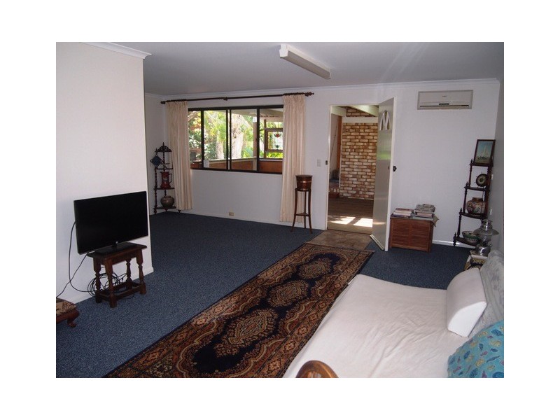 20 Oyster Parade, Tin Can Bay QLD 4580