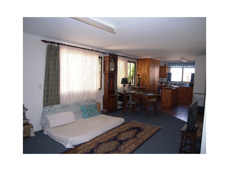 20 Oyster Parade, Tin Can Bay QLD 4580