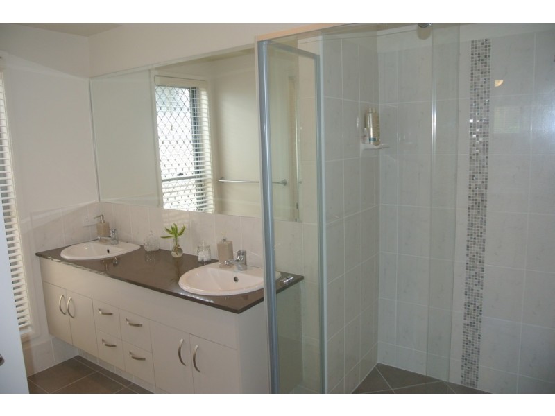 40 Tuna Way, Tin Can Bay QLD 4580