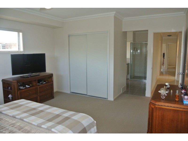 40 Tuna Way, Tin Can Bay QLD 4580