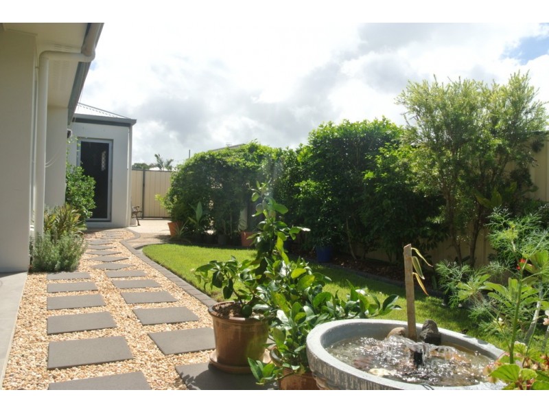 40 Tuna Way, Tin Can Bay QLD 4580